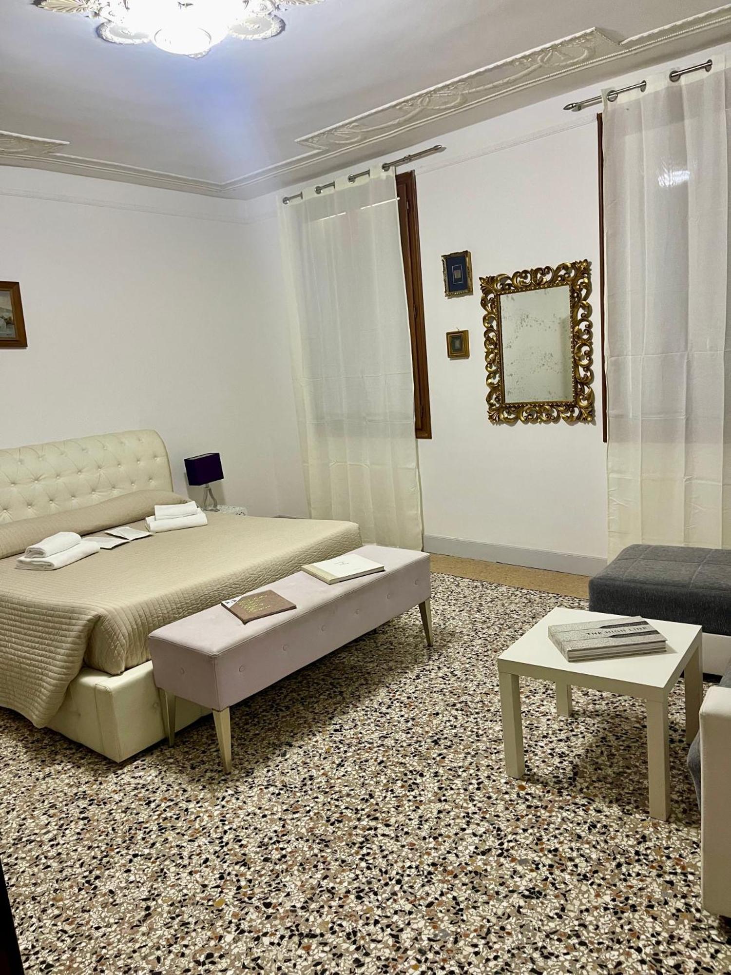 The B Collection - San Marco Riva Schiavoni Apartment เวนิส ภายนอก รูปภาพ