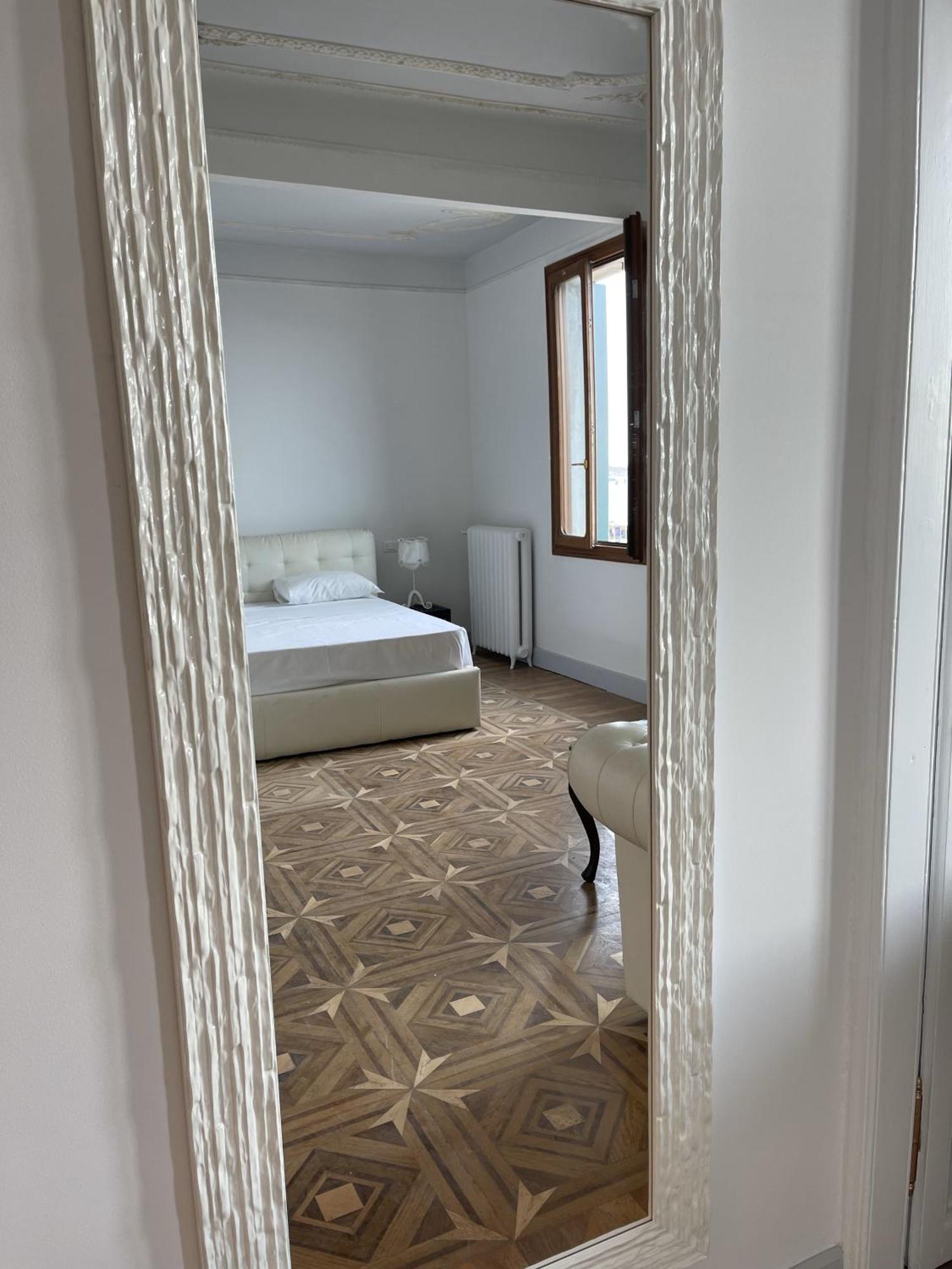 The B Collection - San Marco Riva Schiavoni Apartment เวนิส ภายนอก รูปภาพ