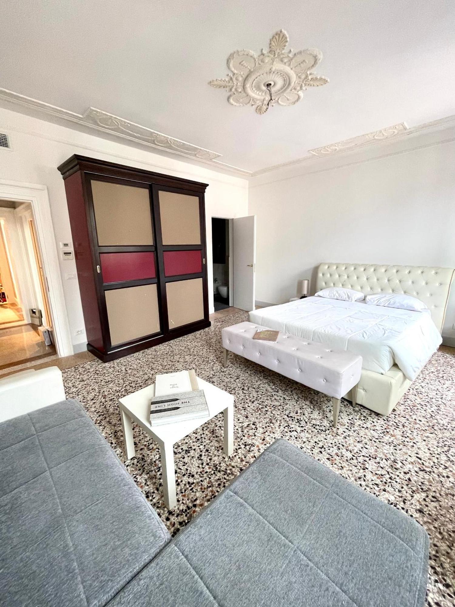 The B Collection - San Marco Riva Schiavoni Apartment เวนิส ภายนอก รูปภาพ